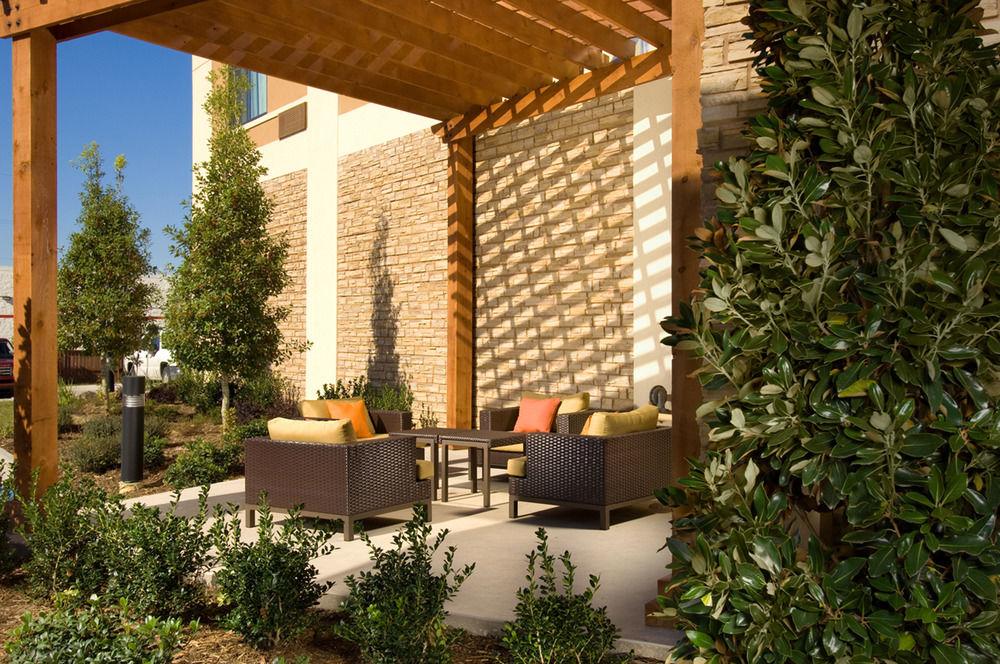 Courtyard By Marriott Tyler Hotel Buitenkant foto