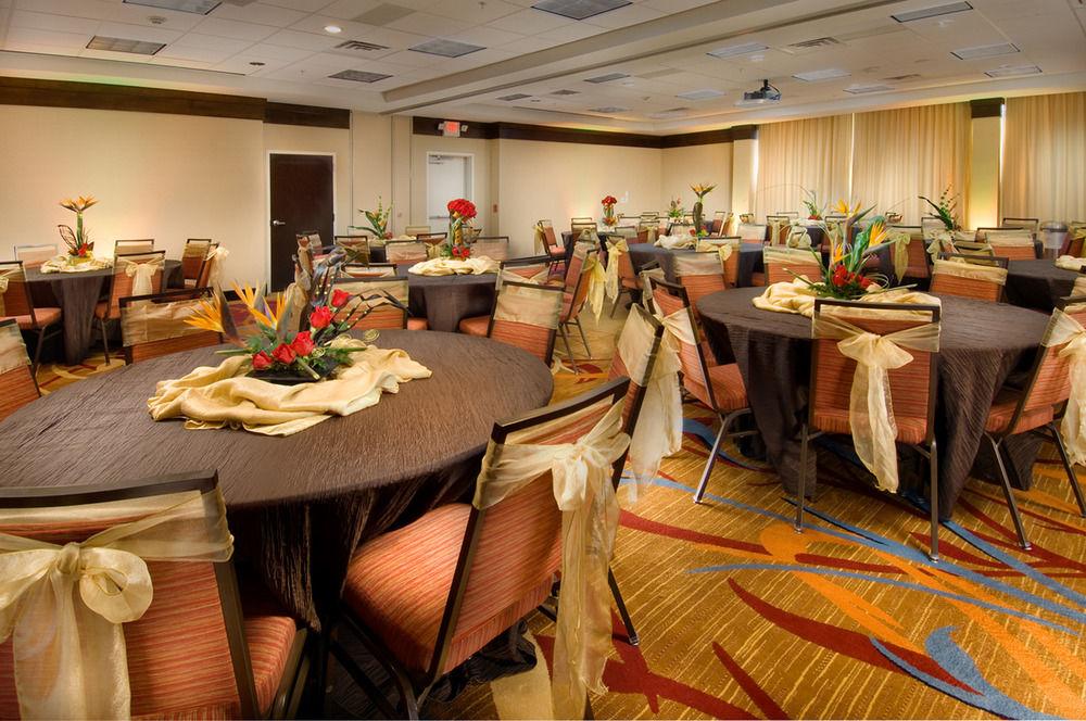 Courtyard By Marriott Tyler Hotel Buitenkant foto